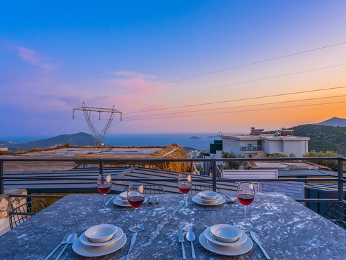  gece  -  Kasım
  | Kalkan Akbel’de Deniz Manzaralı, Jakuzili ve Saunalı Balayı Villası | 4 Kişilik Özel Tatil